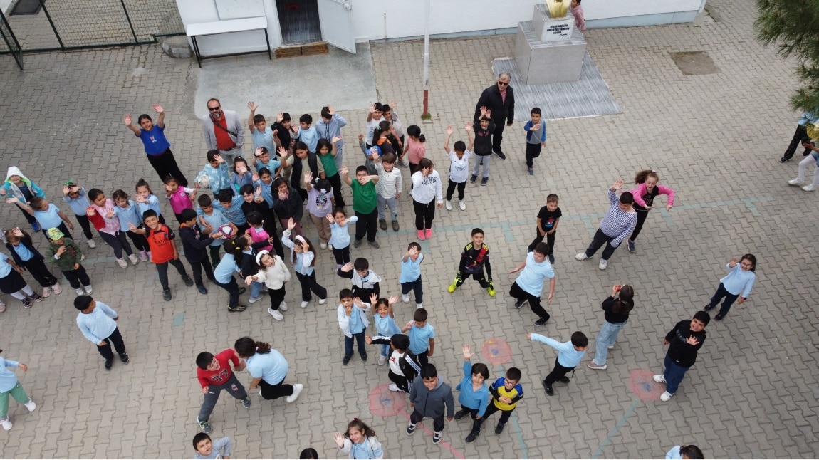 Dikili Anadolu İmam Hatip Lisesi Minik Misafirlerini Bilim ve Teknolojiyle Büyüledi